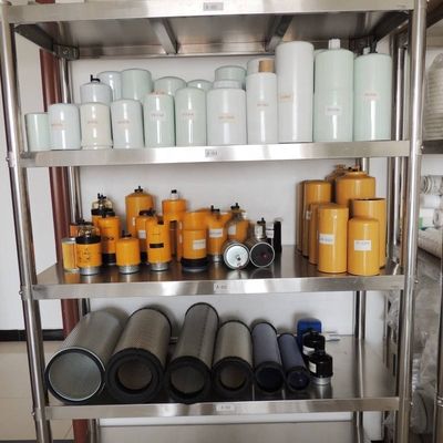 トラックのエンジン部品および最先端機器用燃料フィルター要素 P785373 SN 70236